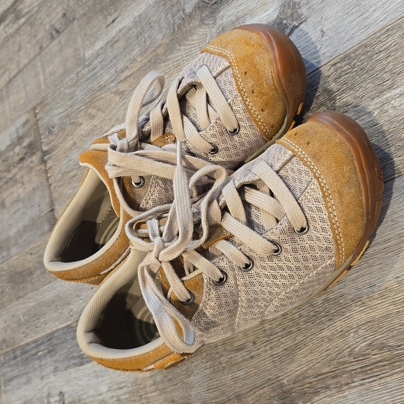 Keen Shoes - Keen Contour Arch Tan Sneakers | Size 7
